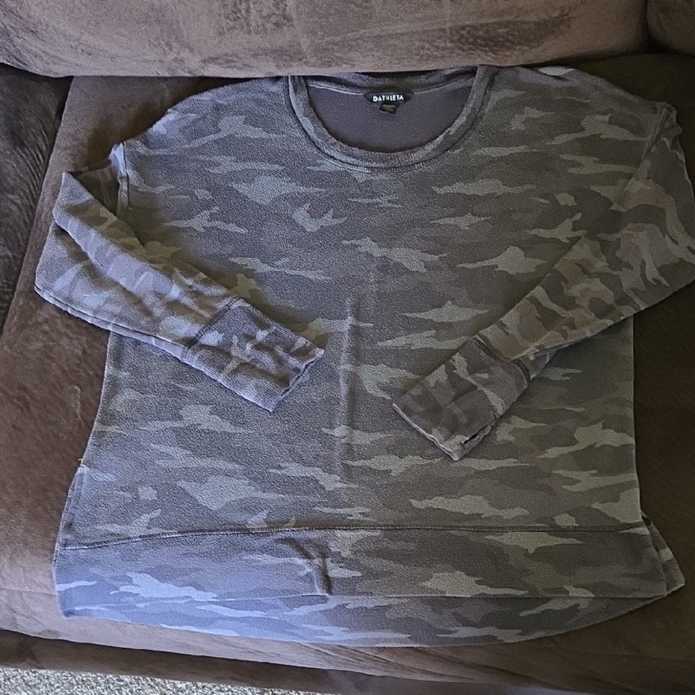 Athleta Balance Pullover Sweatshirt Camo Lux Dark Grey Top